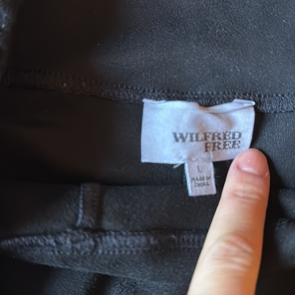 Wilfred Free - Aritzia - Daria Faux Suede Leggings - Size Large - Picture 4 of 7